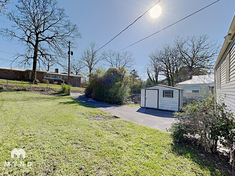 Building Photo - 949 47th St Ensley