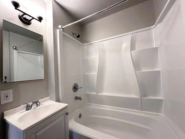 Building Photo - Single Family Home in SE Portland - Large ...