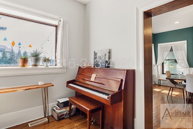 Building Photo - Indoor Pool! FULLY Furnished Short or Mid Term Rental