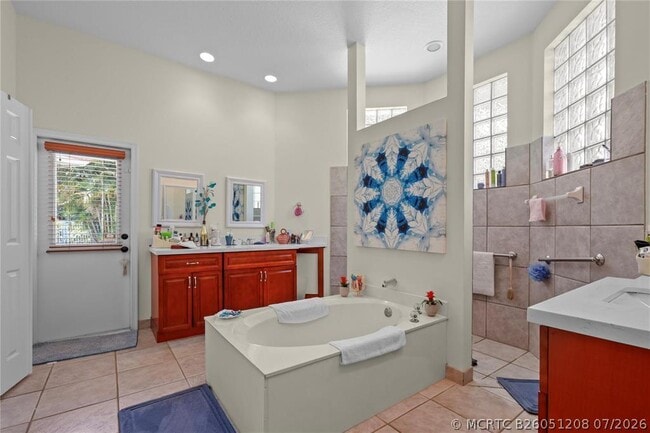 Building Photo - 6421 NW 41st St