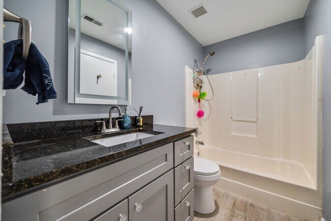 Building Photo - 205 Dockside Dr