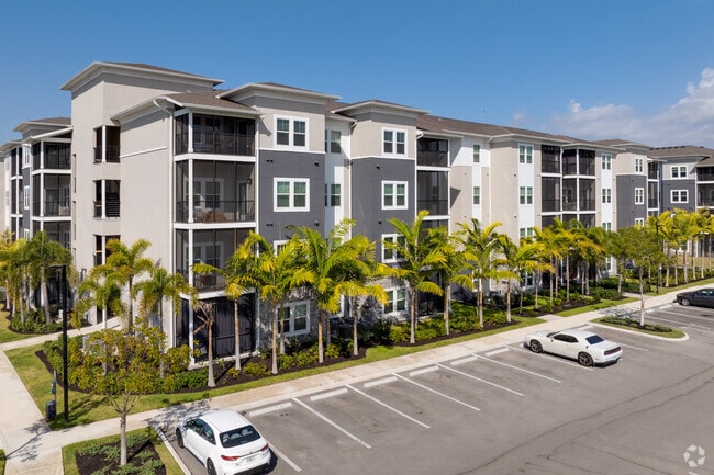 Building Photo - Vantage Apartments