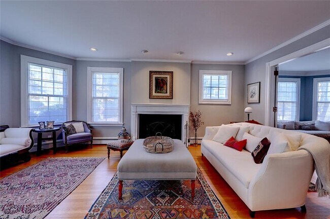 Building Photo - 37 Barnes St