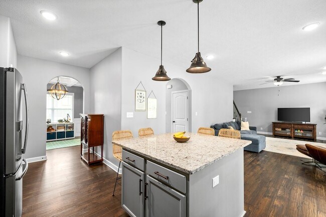 Building Photo - 1607 Ellie Piper Cir