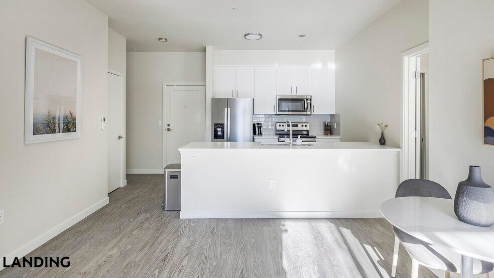 Building Photo - 3158 SW 12th Ave