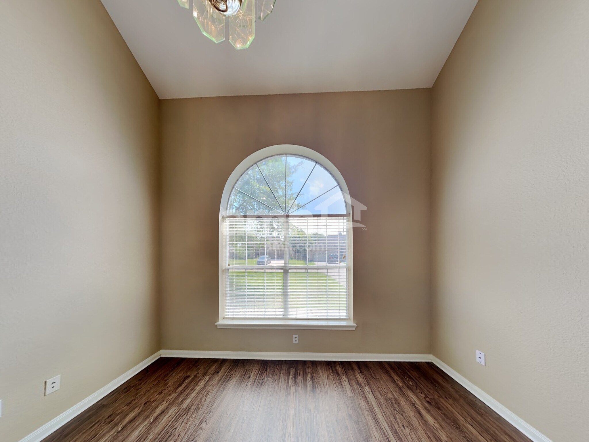 Building Photo - 3413 Stratford Dr