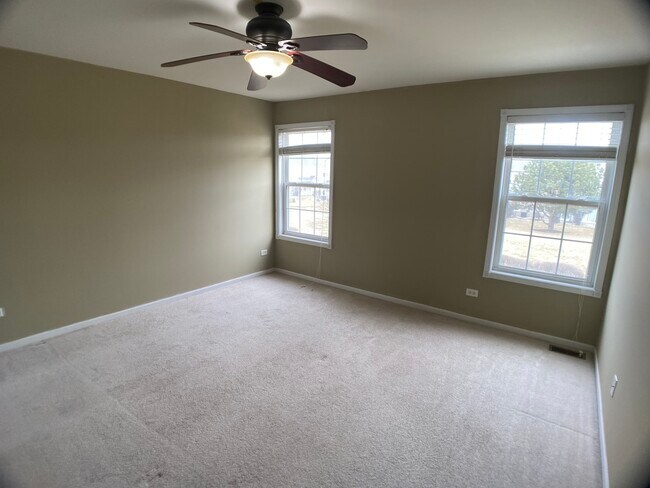 Building Photo - 24951 Clare Cir