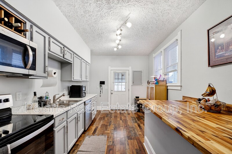 Building Photo - 1201 St Peter St