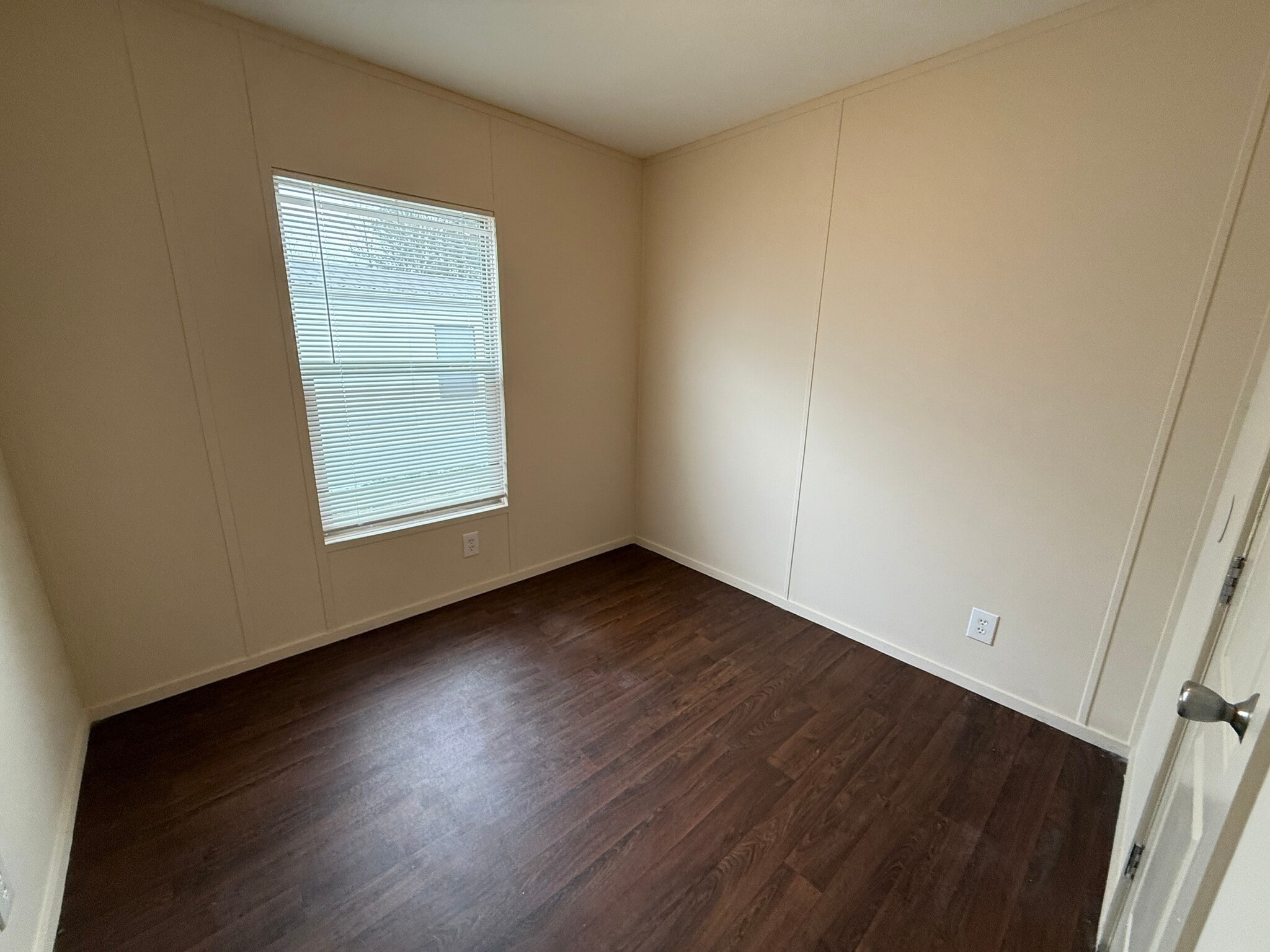 Front Bedroom - 837 Sunflower Ln
