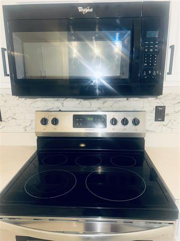 Building Photo - 702 Kristi Ln