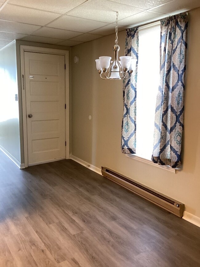 Building Photo - 319 Fairview Ave