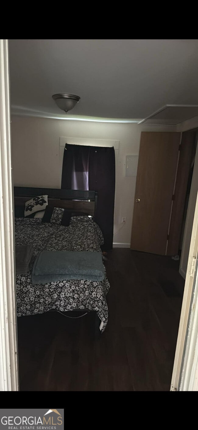 Building Photo - 147 Campbell St