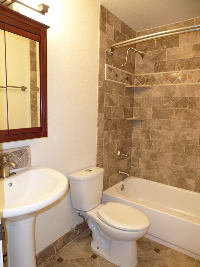 Building Photo - 9236 Emily Way