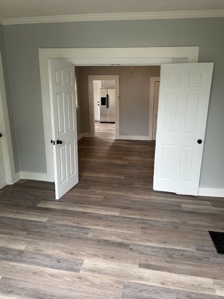 Building Photo - 603 Benham St