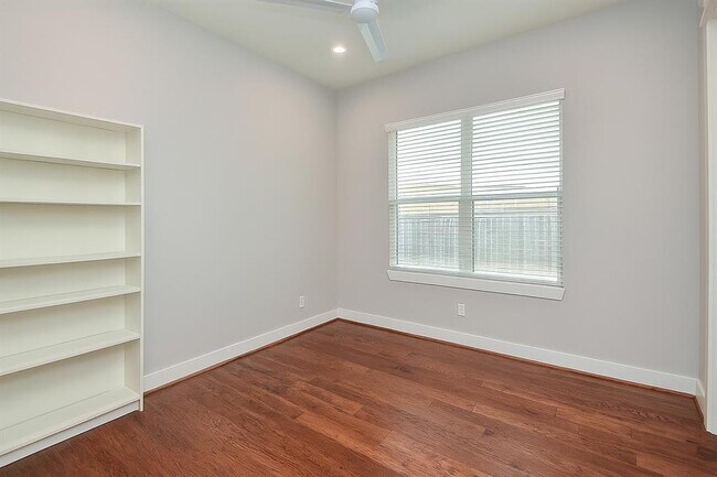 Building Photo - 18526 Bridgeway Ln