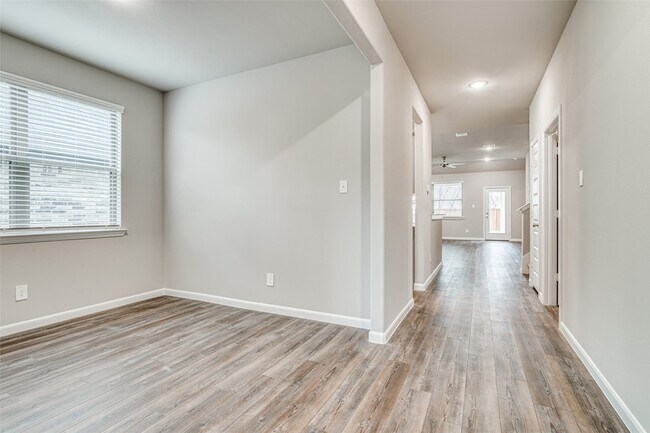 Building Photo - 5239 Amistad Dr