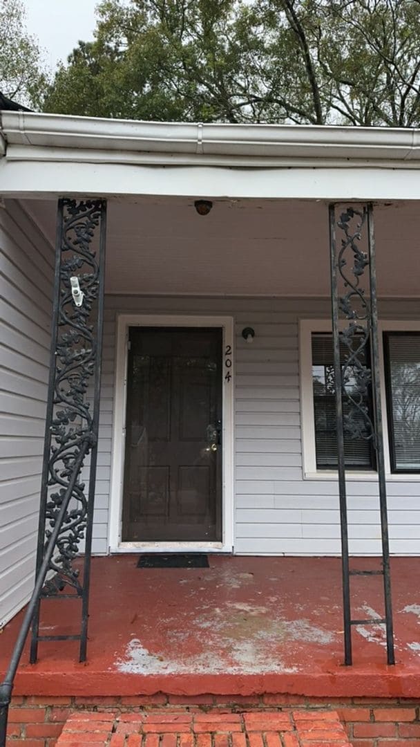 Building Photo - 204 Thames St