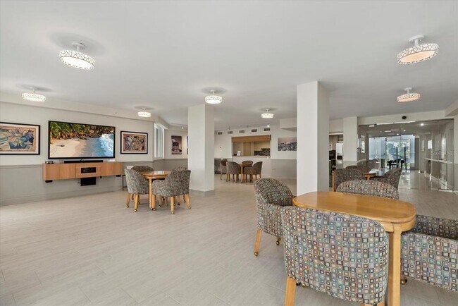 Building Photo - 1000 Longboat Club Rd