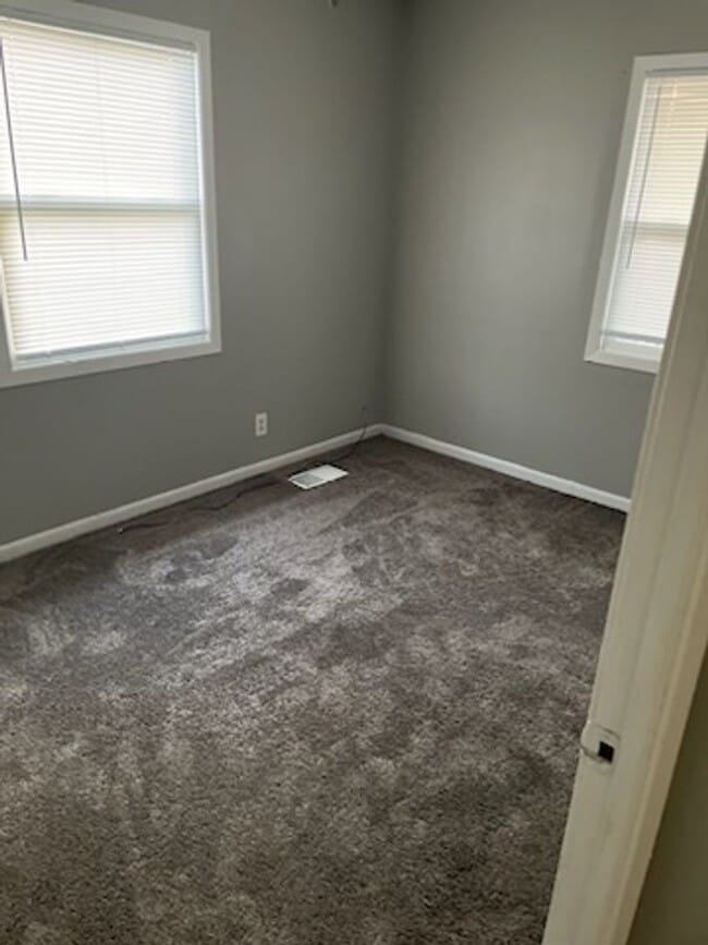 Building Photo - 1007 W Harvard St