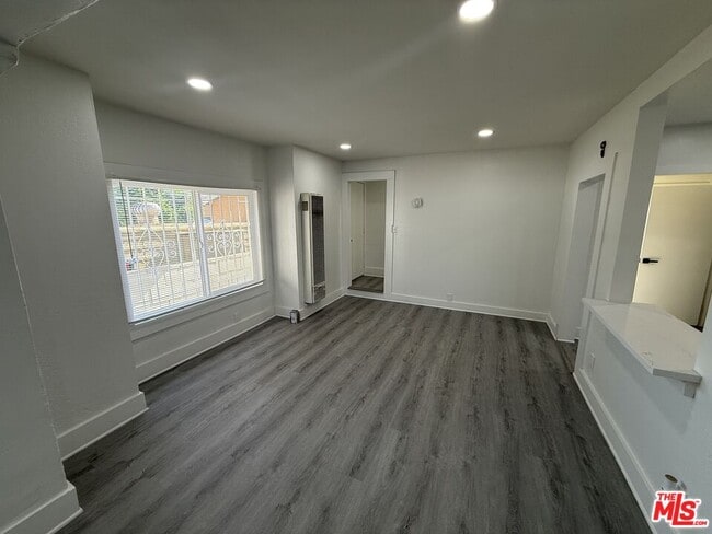 Building Photo - 1458 W 36th St