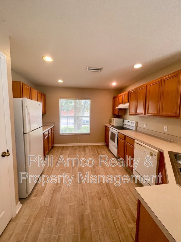 Building Photo - 10840 Johanna Ave