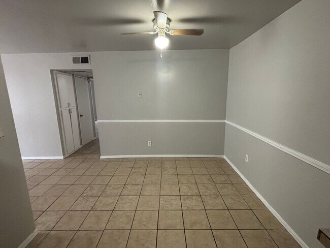 Building Photo - 2 Bedroom, 1.5 Bathroom 1st Floor Condo wi...