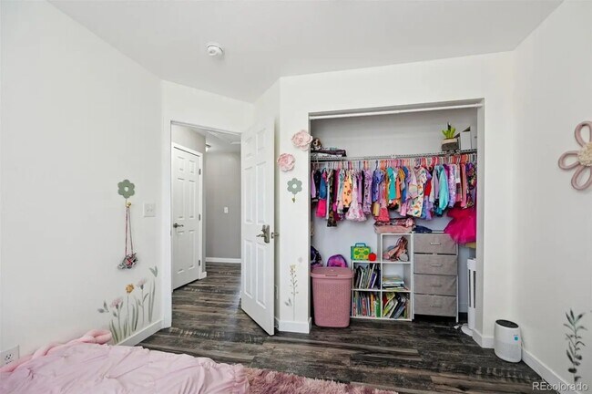 Building Photo - 24798 E Wyoming Pl