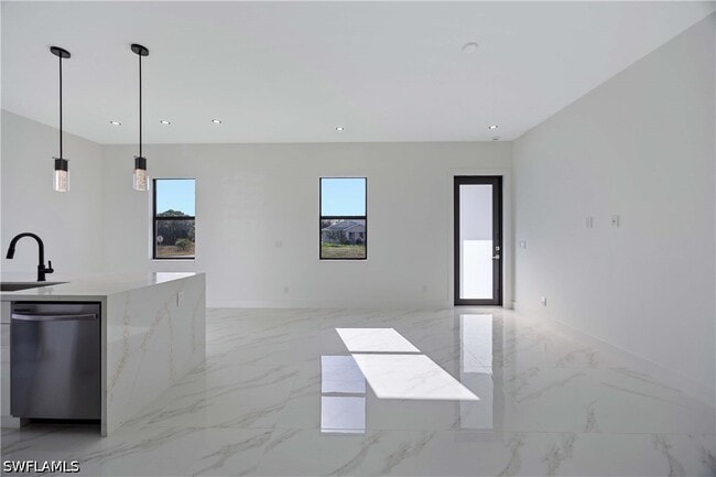 Building Photo - 1051 Marine Ave S