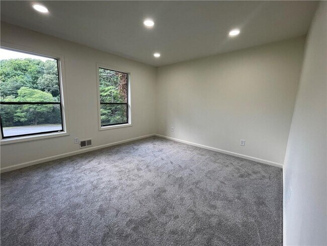 Building Photo - 106 Spring Way