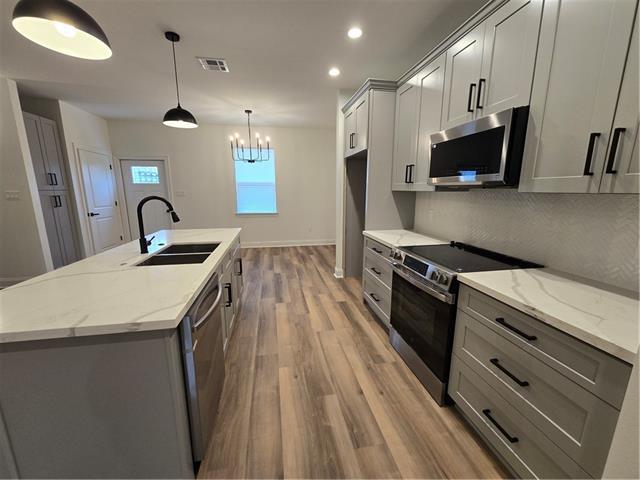 Building Photo - 99 Carolyn Dr