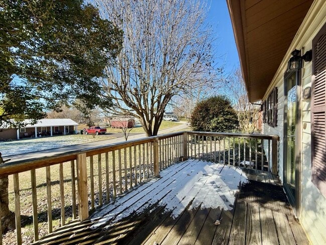 Building Photo - 800 McAbee Dr