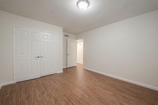Building Photo - 16810 Sweno Ct