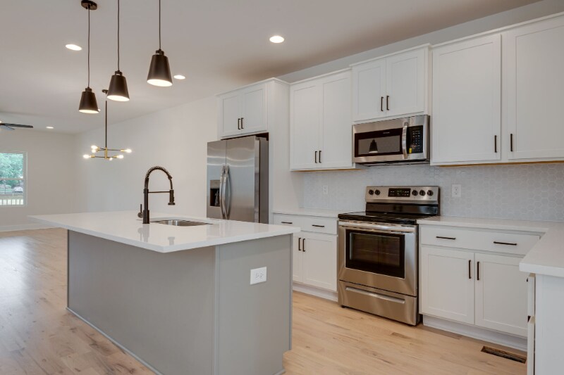 Building Photo - 214 Eisenhower Dr