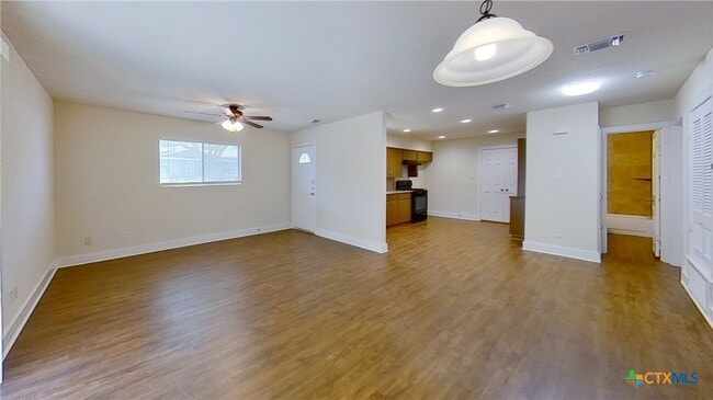 Building Photo - 2107 Magnolia Dr