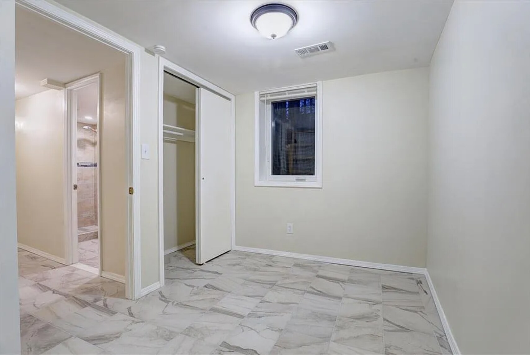 Building Photo - 5517 Willow Ave