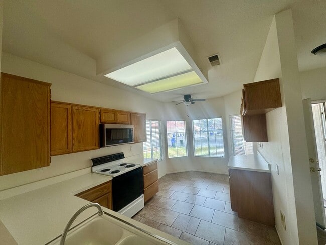 Building Photo - Jess Ranch 55+ Gated Community Apple Valley