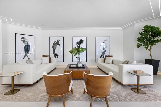 Building Photo - 503 Palm Dr