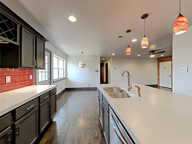 Building Photo - 2307 Cardinal Ln