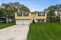 Building Photo - 2764 Quaker Ct