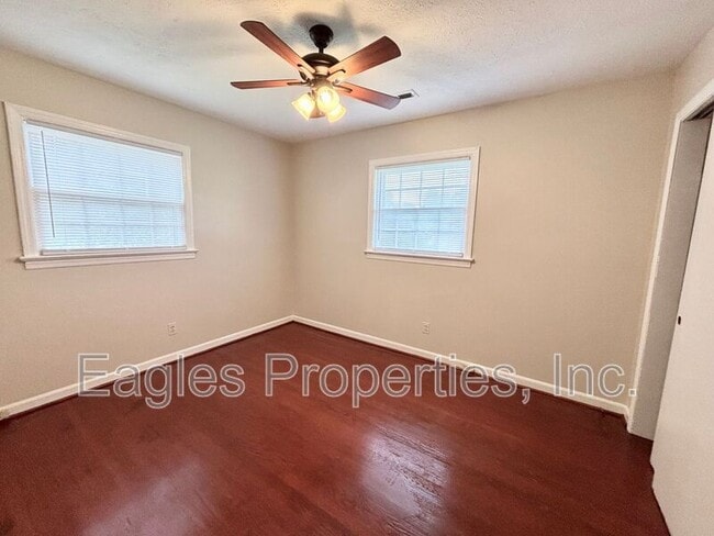 Building Photo - 411 Beech St