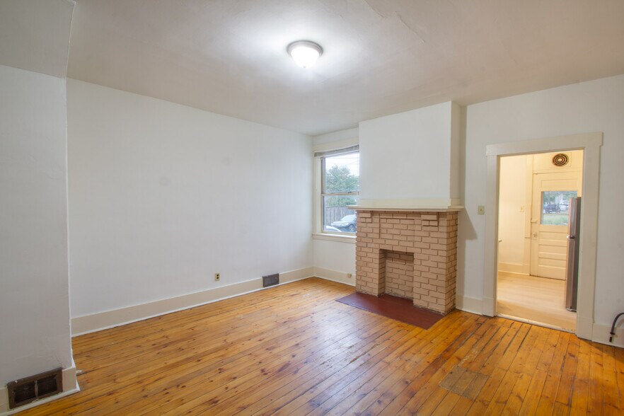 Building Photo - 132 S Trenton Ave