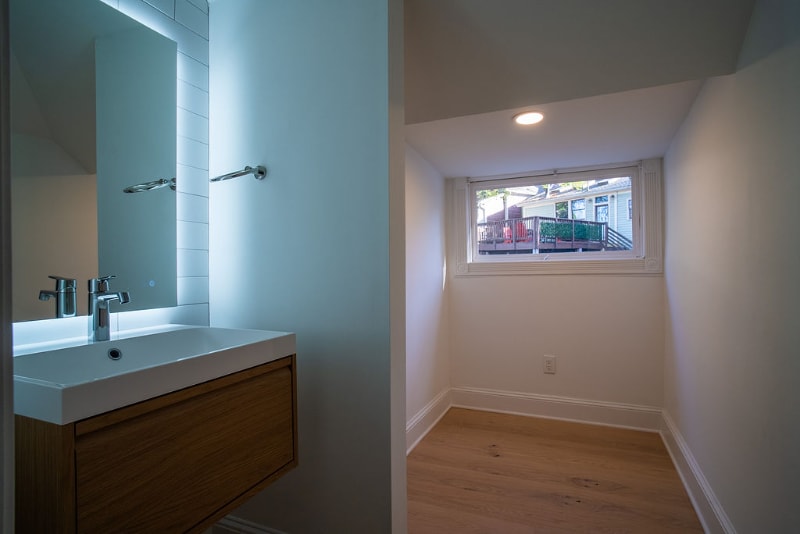 Building Photo - 789 Lake Ave NE