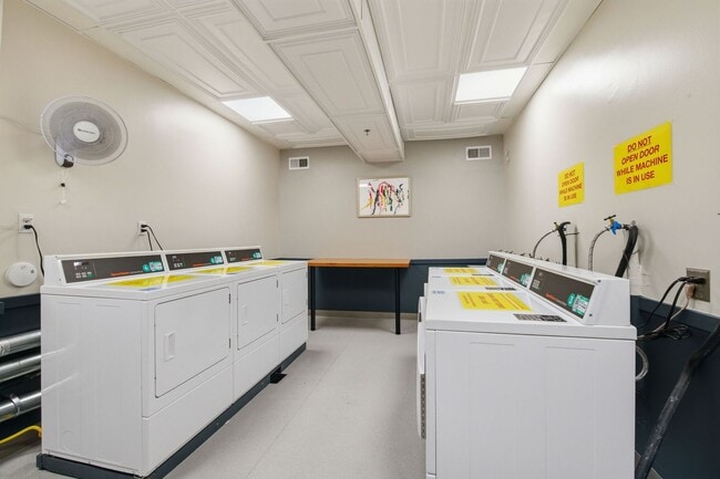 Building Photo - 1405 Van Ness Ave