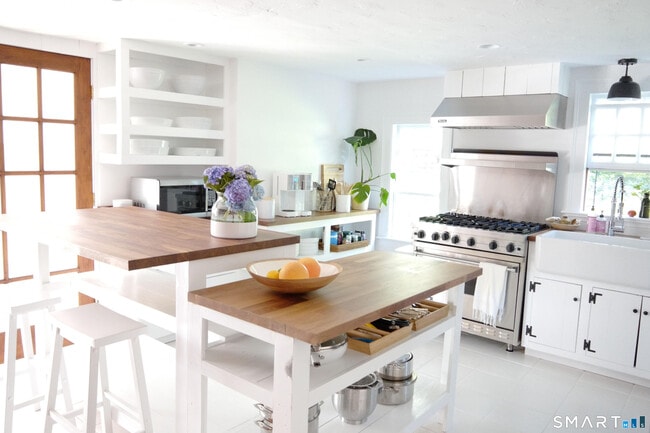 Building Photo - 450 Harbor Rd