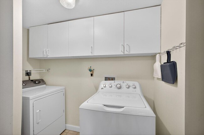 Building Photo - 1190 Jimmy Buffett Mem Hwy