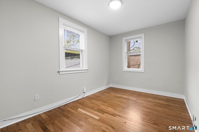 Building Photo - 693 Dixwell Ave