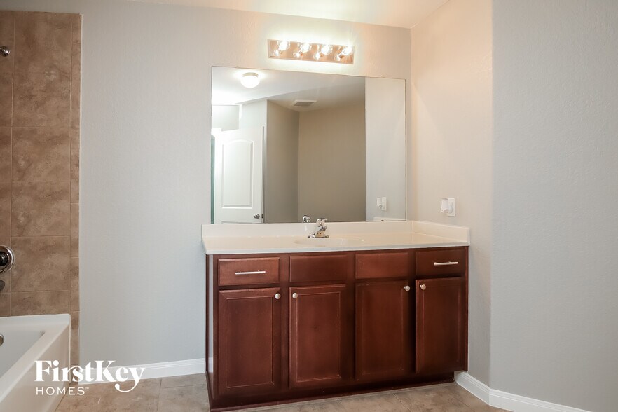 Building Photo - 2321 Nautica Terrace