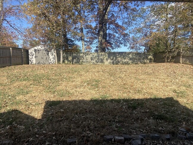 Building Photo - Sweet 3 bed 2 bath.  No Backyard Neighbors.