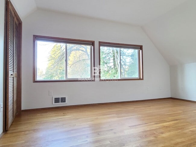 Building Photo - Nearly 1/2 Acre of Privacy Nestled in the Trees of West Linn. Updated Kitchen & Bathroom!