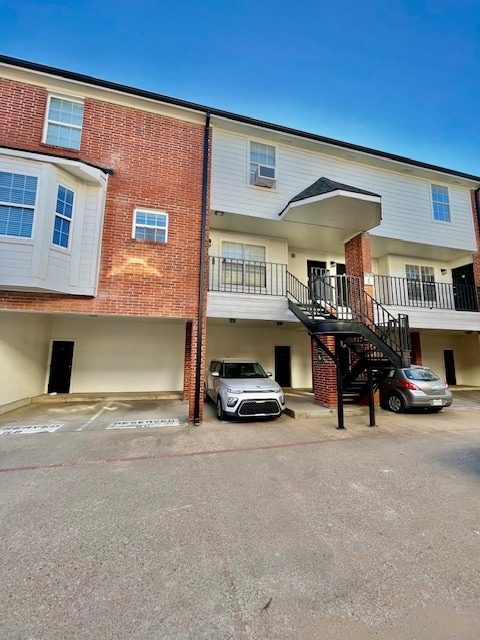 Building Photo - 600 Bagby Ave